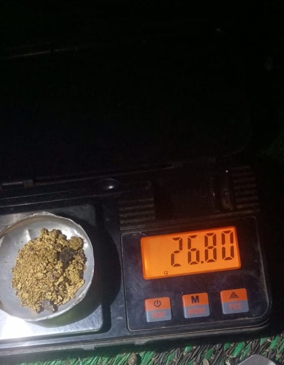 Or pesé au gramme près — 26,80 g